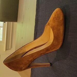 Gianvito Rossi brown suede pumps from Barney's in size 38.5!